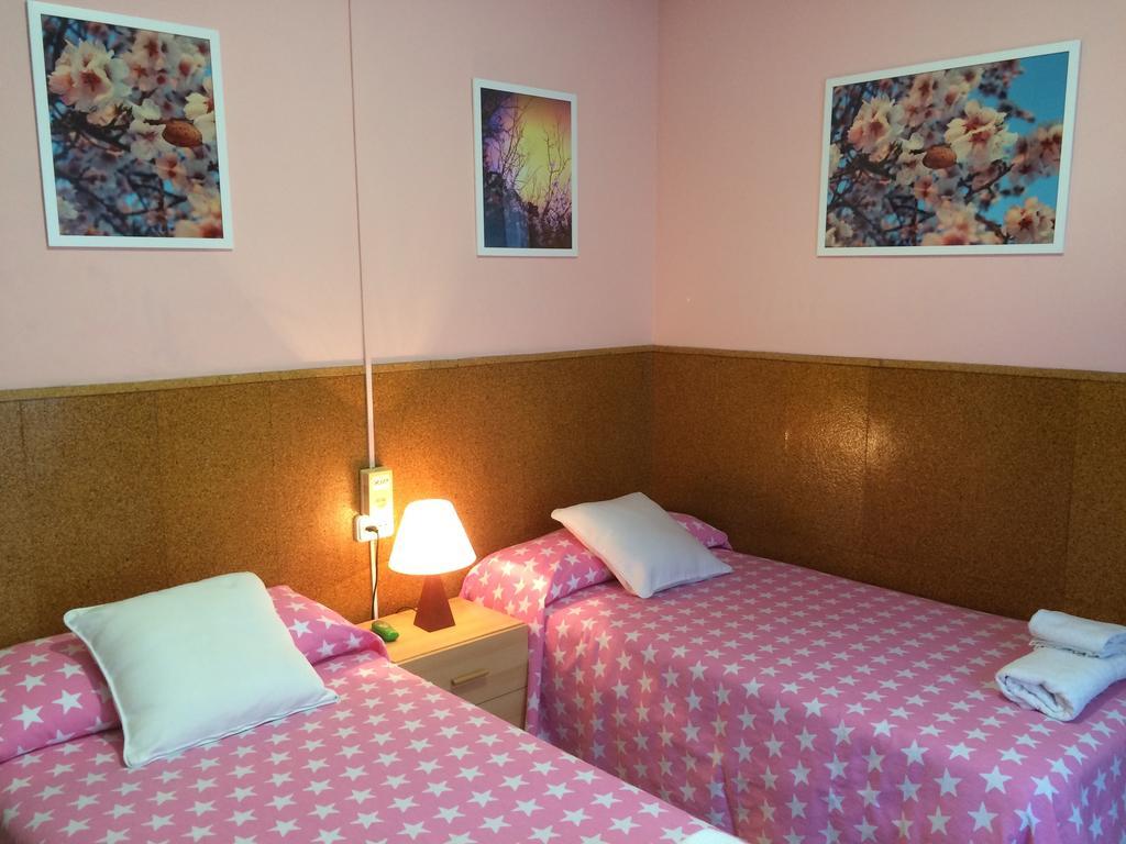 Hostal Valls Barcelone Extérieur photo