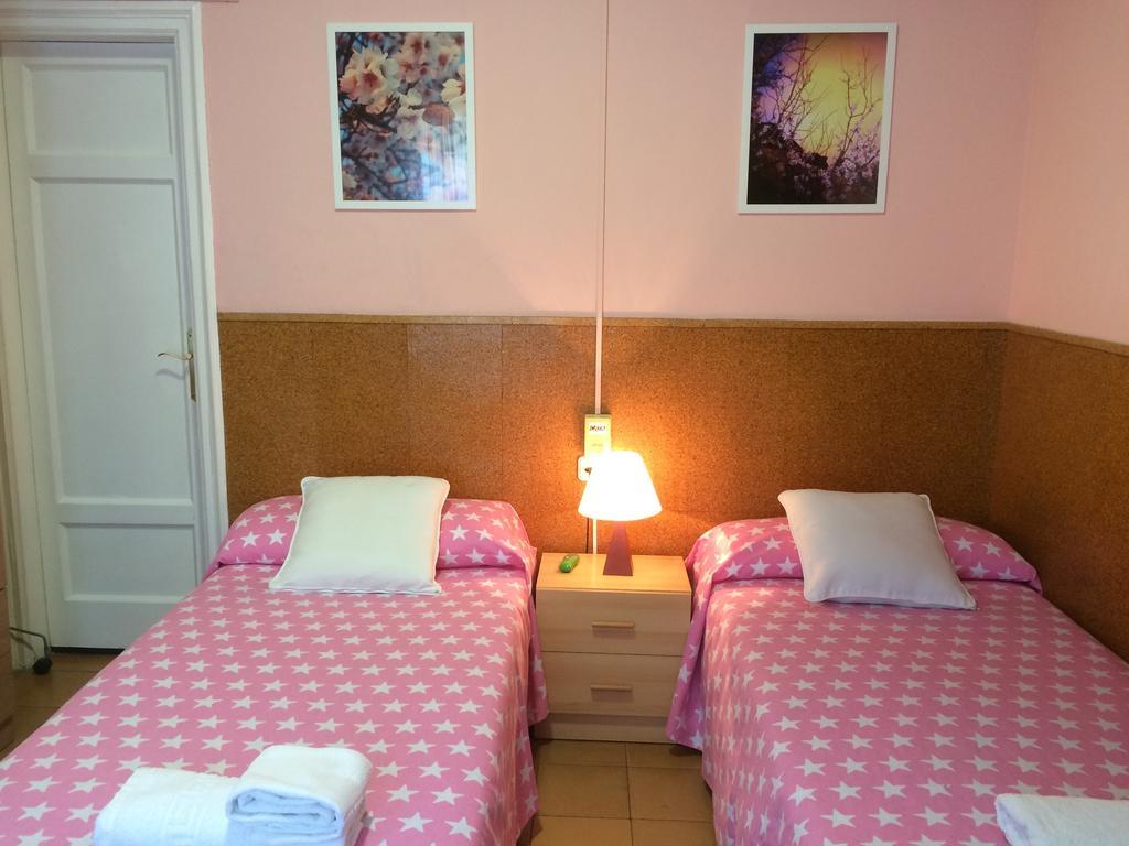 Hostal Valls Barcelone Extérieur photo