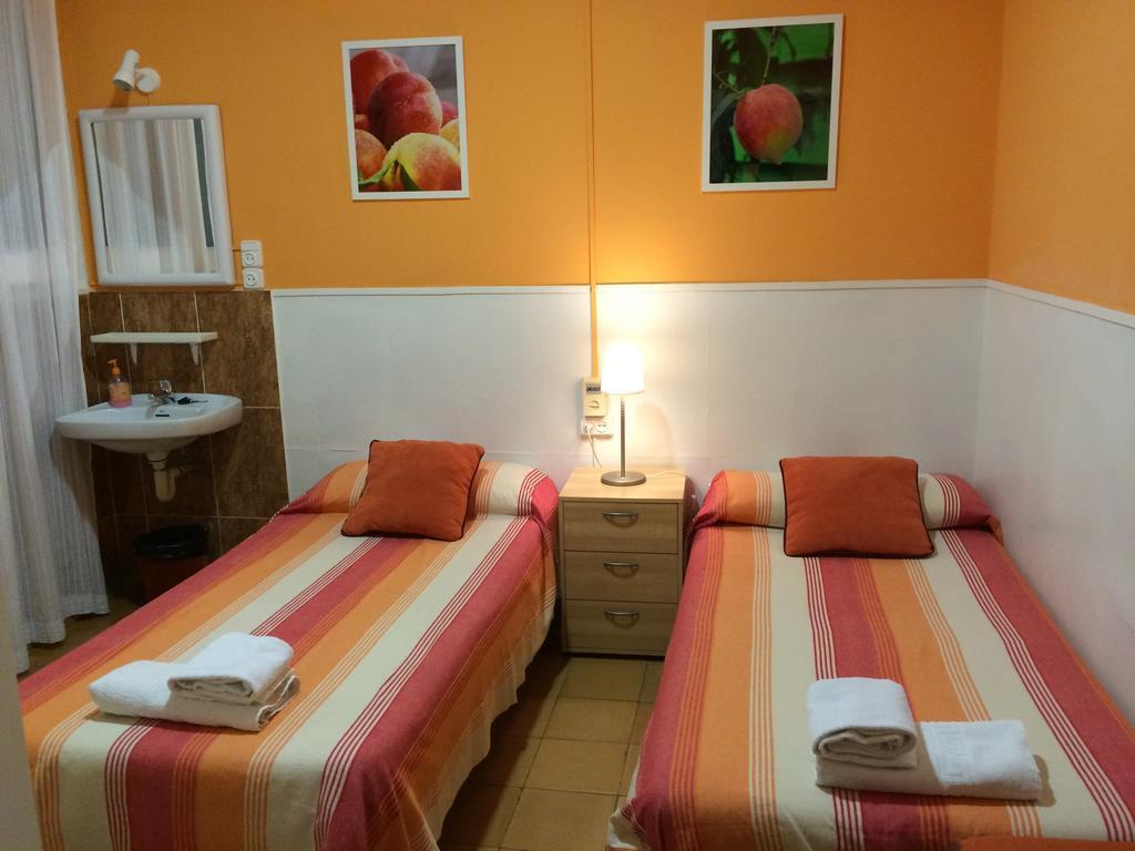 Hostal Valls Barcelone Extérieur photo
