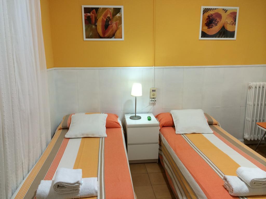 Hostal Valls Barcelone Extérieur photo