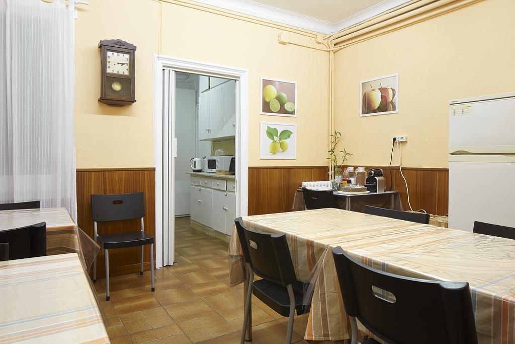Hostal Valls Barcelone Extérieur photo