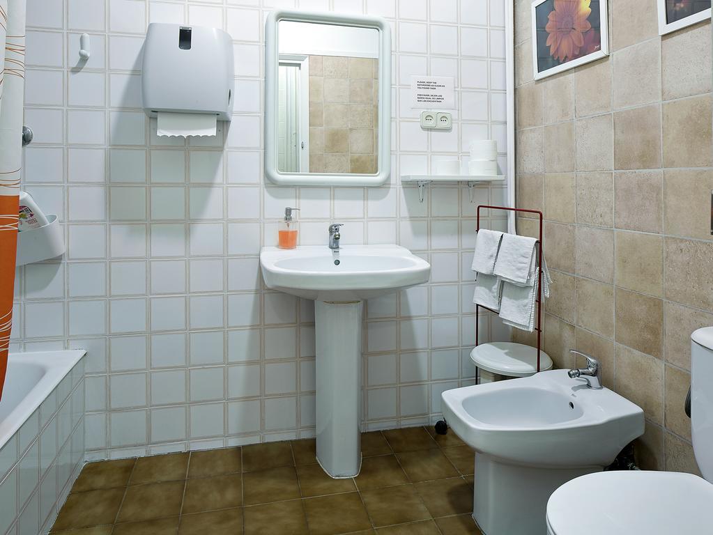 Hostal Valls Barcelone Extérieur photo