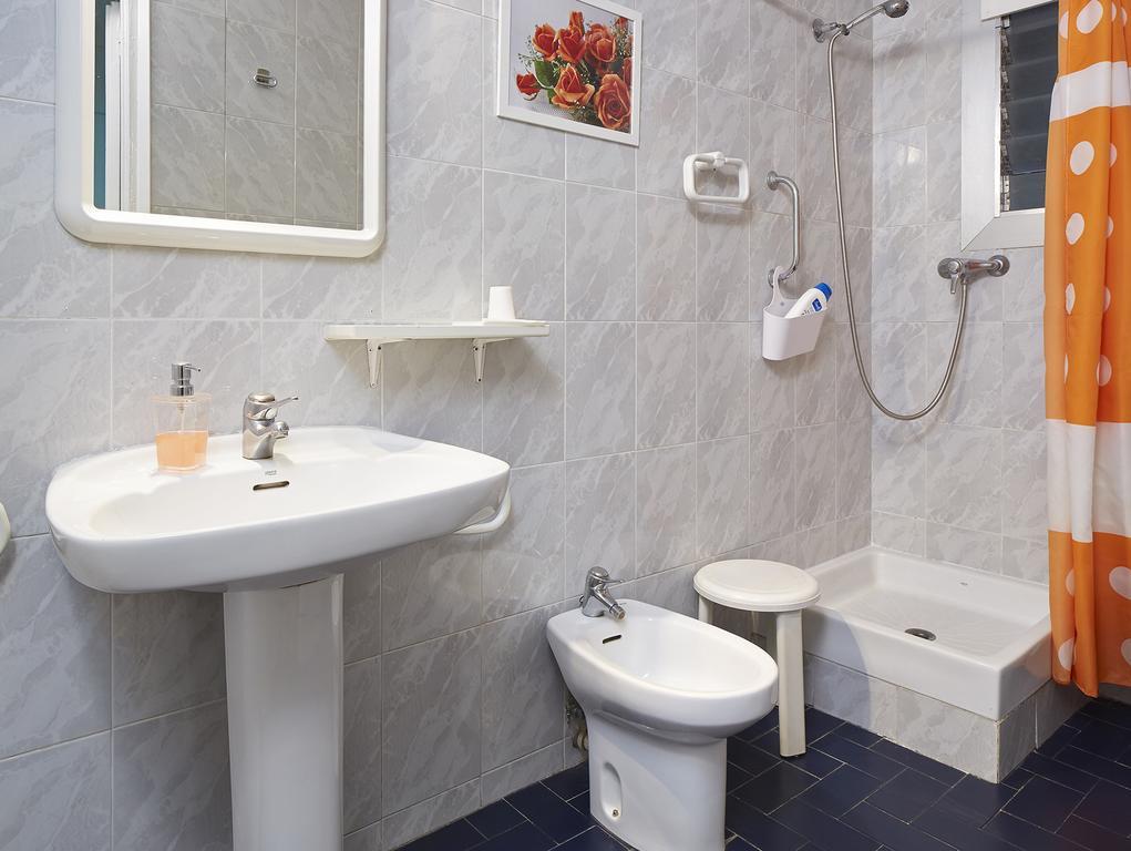 Hostal Valls Barcelone Extérieur photo