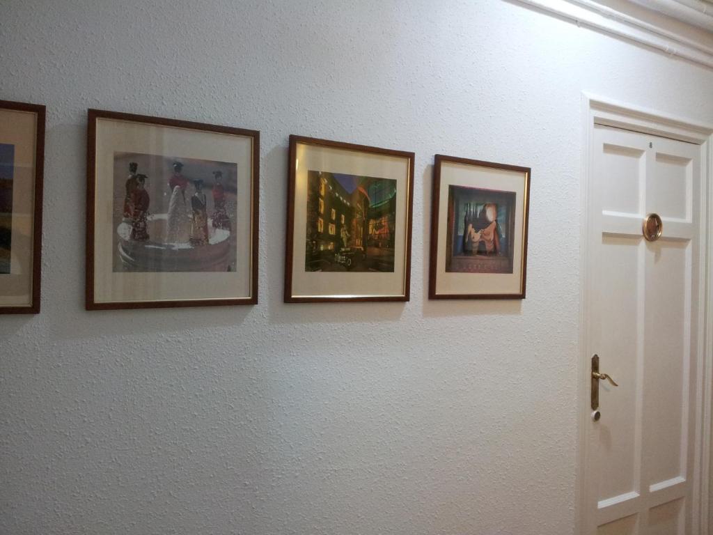 Hostal Valls Barcelone Extérieur photo